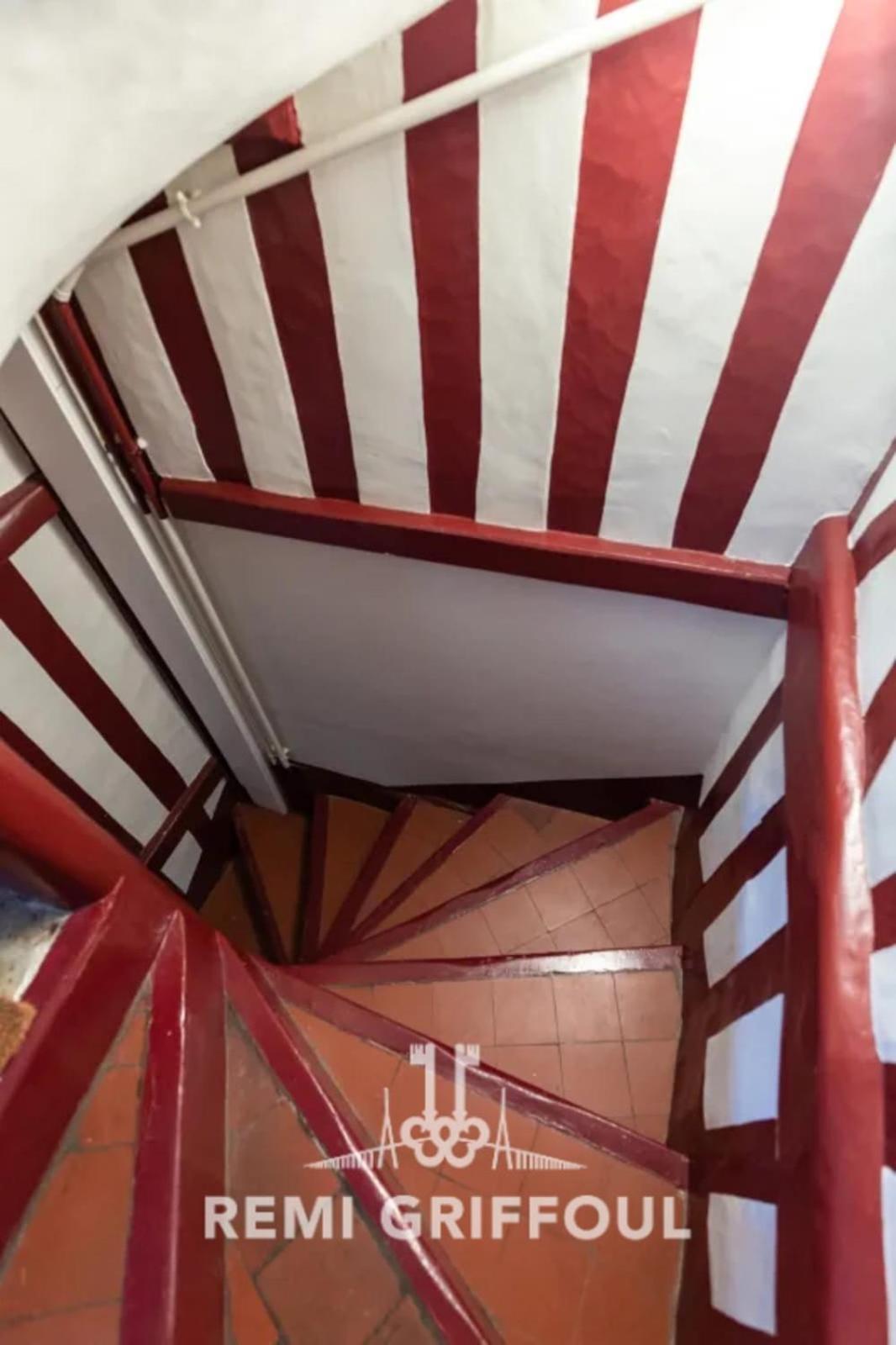 L'escalier D'h - Duplex 3 In The Center - Normand Charm - Family Appartement *